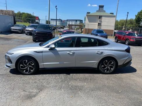 Used 2025 Hyundai Sonata SEL FWD image 8