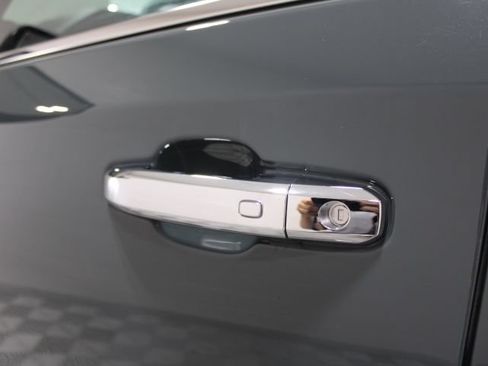 Used 2025 Chevrolet Silverado 1500 LTZ AWD/4WD image 17