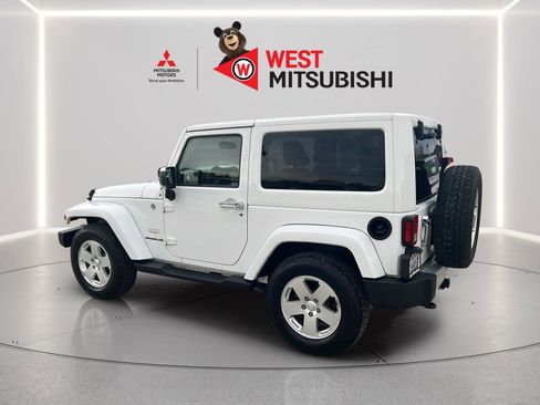 Used 2011 Jeep Wrangler Sahara w/ Connectivity Group image 8