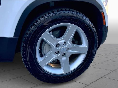 Used 2020 Land Rover Defender 110 SE image 9