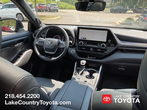 Used 2026 Toyota Highlander XSE AWD/4WD image 22