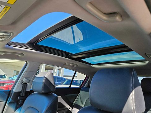 Used 2022 Kia Sportage EX image 16