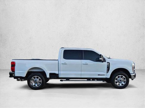 Used 2025 Ford F250 Lariat w/ FX4 Off-Road Package image 4
