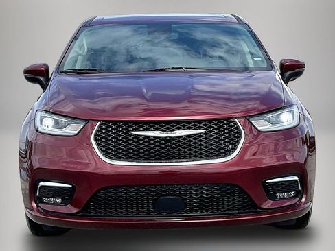 Certified 2023 Chrysler Pacifica Touring-L FWD image 3