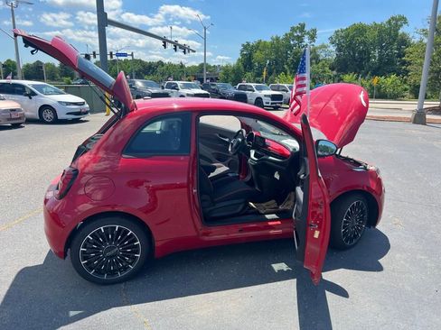 New 2024 FIAT 500 e (RED) image 13