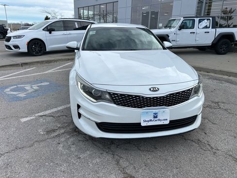 Used 2017 Kia Optima EX image 9
