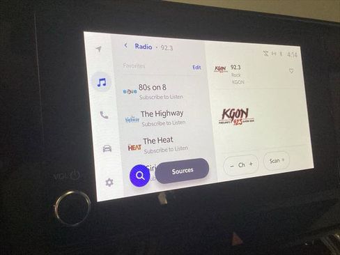 Certified 2023 Toyota Venza LE image 14