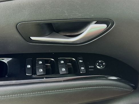 Used 2023 Hyundai Tucson Limited image 22