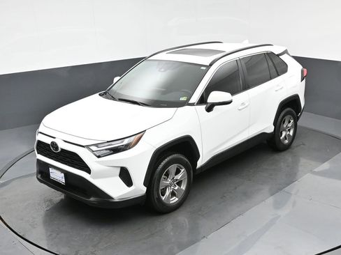 Used 2022 Toyota RAV4 XLE w/ Convenience Package image 56