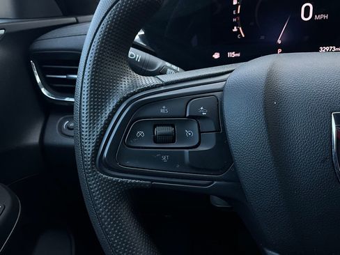 Used 2025 Buick Envista Preferred image 33