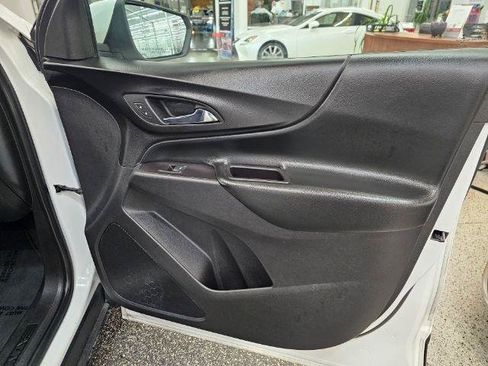 Used 2020 Chevrolet Equinox LT FWD image 27