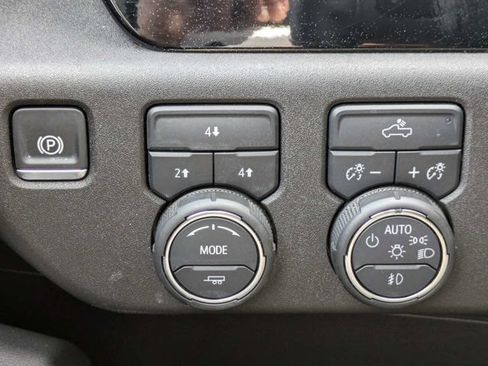 Used 2025 Chevrolet Silverado 2500 LT w/ Convenience Package AWD/4WD image 24