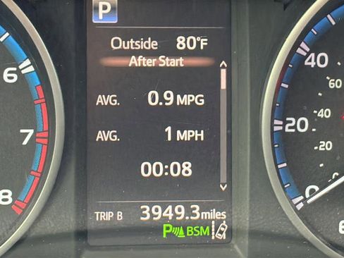 Used 2018 Toyota RAV4 XLE image 16