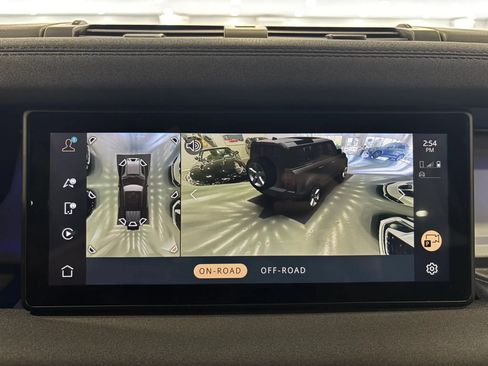 Used 2023 Land Rover Defender 110 S AWD/4WD image 38