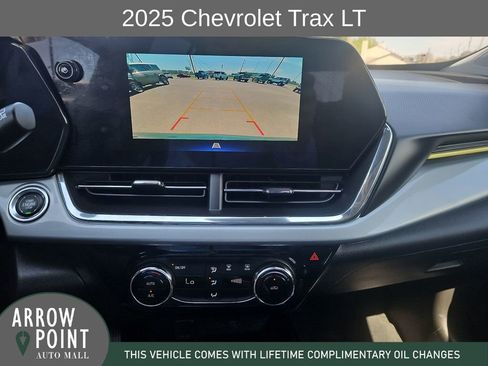Used 2025 Chevrolet Trax LT image 24