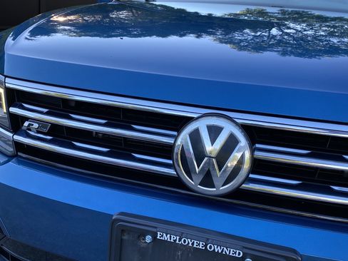 Used 2019 Volkswagen Tiguan SEL Premium R-Line AWD/4WD image 51