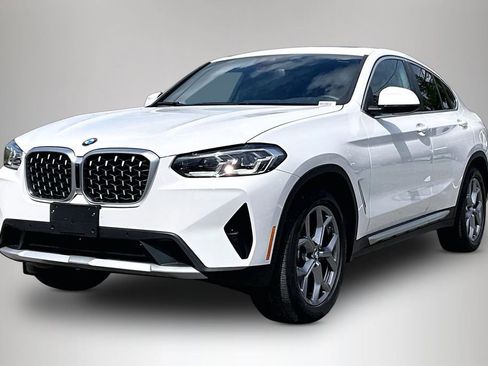 Certified 2025 BMW X4 xDrive30i w/ Convenience Package AWD/4WD image 2