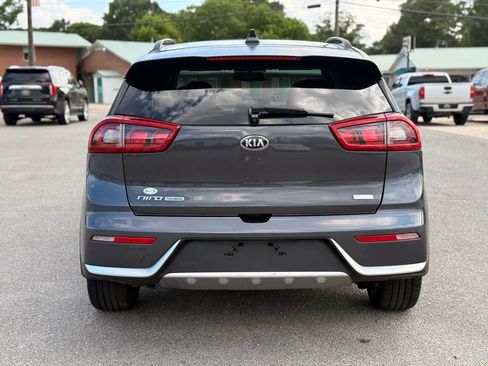 Used 2018 Kia Niro EX w/ EX Touring Graphite Edition FWD image 8