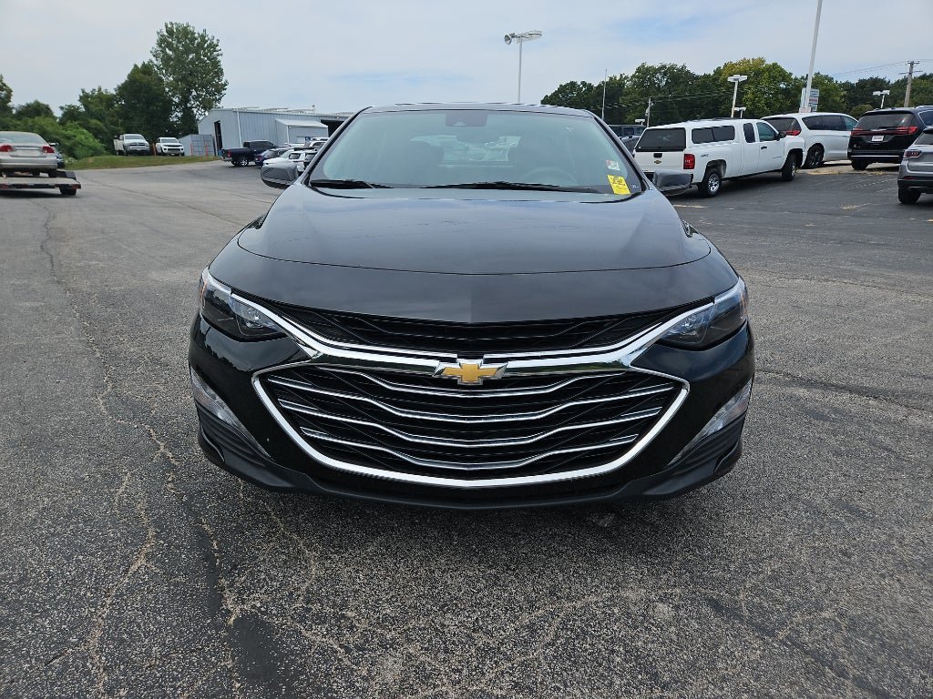 Used 2024 Chevrolet Malibu LT FWD image 2