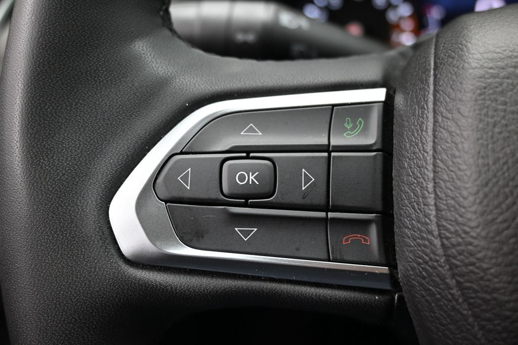 Used 2025 Jeep Compass Limited AWD/4WD image 24