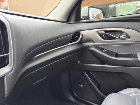 Used 2019 Chevrolet Traverse LT w/ LT Premium Package FWD image 41