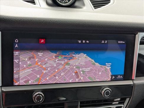 Used 2022 Porsche Macan image 13