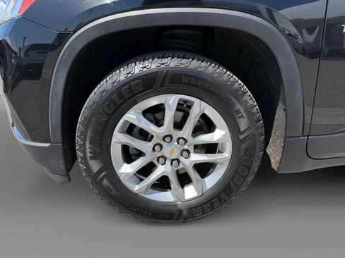 Used 2020 Chevrolet Traverse LT FWD image 9