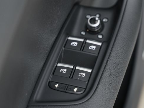 Used 2019 Audi Q7 3.0T Premium Plus image 24