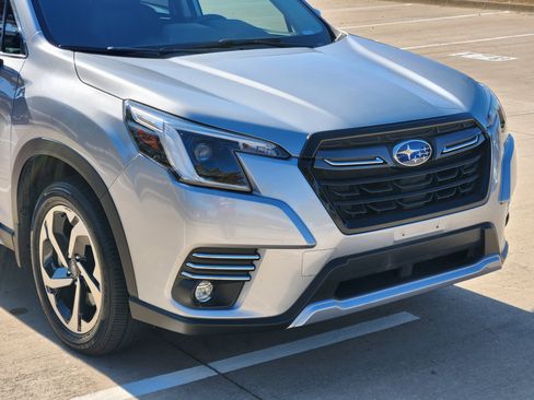 Used 2023 Subaru Forester Touring w/ Popular Package #2 image 7