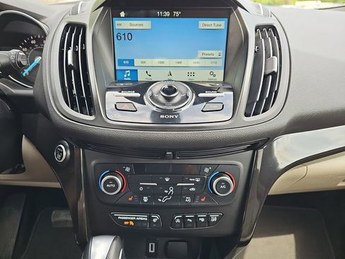 Used 2018 Ford Escape Titanium AWD/4WD image 24