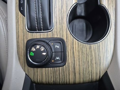 Used 2017 GMC Acadia Denali w/ Technology Package image 39