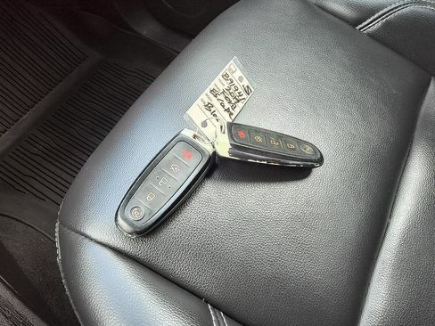 Used 2019 Ford Escape SEL AWD/4WD image 21