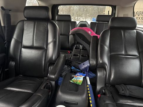 Used 2007 Chevrolet Tahoe LTZ w/ LTZ Preferred Equipment Group image 16