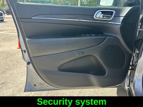 Used 2019 Jeep Grand Cherokee Limited RWD image 36