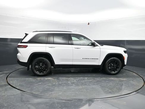 New 2026 Jeep Grand Cherokee Altitude AWD/4WD image 11