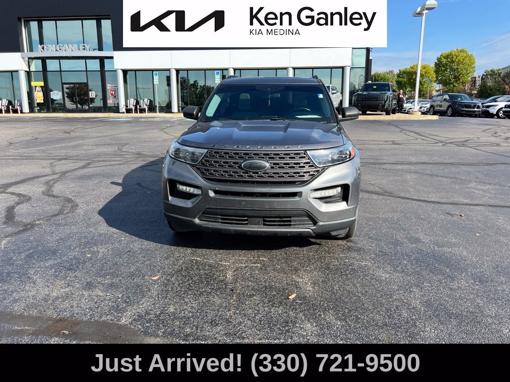 Used 2021 Ford Explorer XLT w/ Equipment Group 202A AWD/4WD image 2