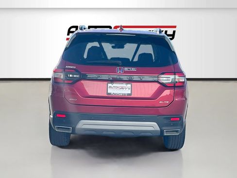 Used 2025 Honda Pilot Elite image 6