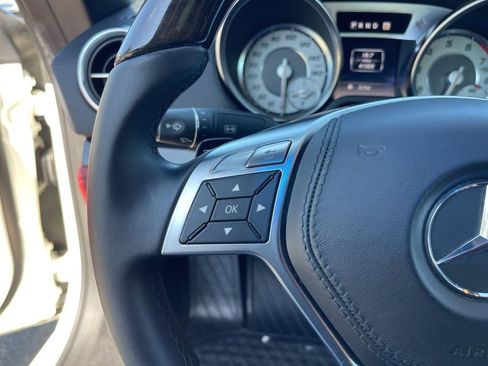 Used 2013 Mercedes-Benz SL 550 image 23