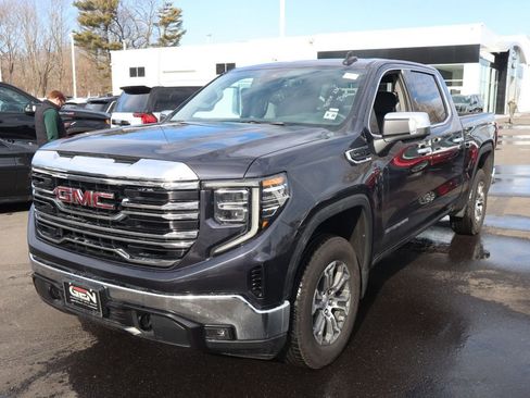 Used 2025 GMC Sierra 1500 SLT AWD/4WD image 6
