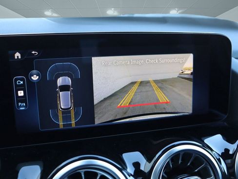 Used 2025 Mercedes-Benz GLA 250 image 37