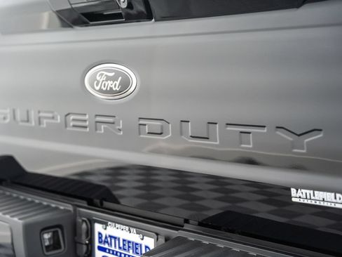 New 2026 Ford F250 Lariat w/ Black Appearance Package AWD/4WD image 9