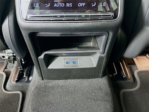 Used 2026 Mercedes-Benz GLS 450 4MATIC image 33