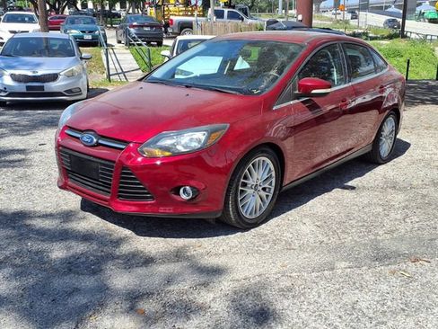 Used 2014 Ford Focus Titanium FWD image 3