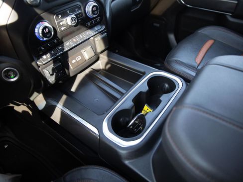 Used 2023 GMC Sierra 2500 AT4 w/ AT4 Premium Plus Package AWD/4WD image 18