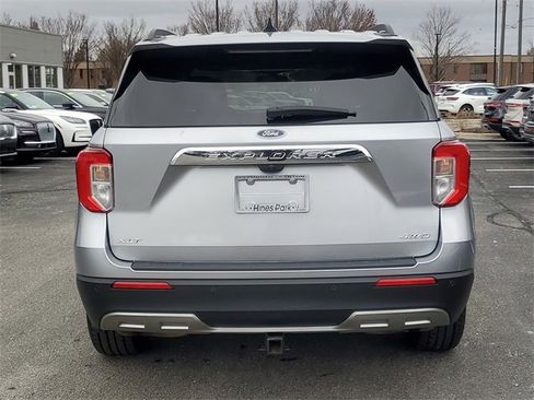 Used 2021 Ford Explorer XLT w/ Equipment Group 202A image 6