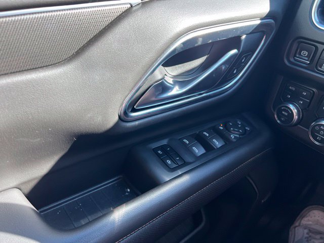 Used 2021 GMC Yukon XL AT4 w/ AT4 Premium Plus Package AWD/4WD image 14
