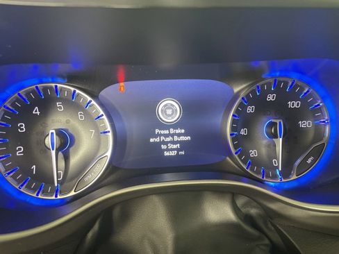 Certified 2023 Chrysler Pacifica Touring-L FWD image 10