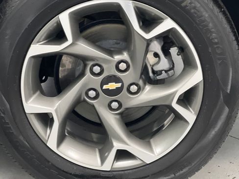 Used 2025 Chevrolet Trax LT w/ LT Convenience Package FWD image 59