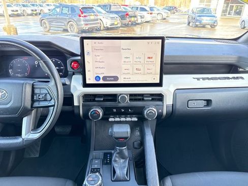 Used 2024 Toyota Tacoma TRD Off-Road image 27