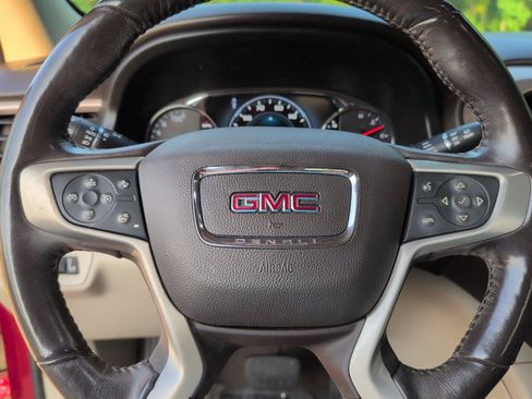 Used 2018 GMC Acadia Denali w/ Technology Package FWD image 25